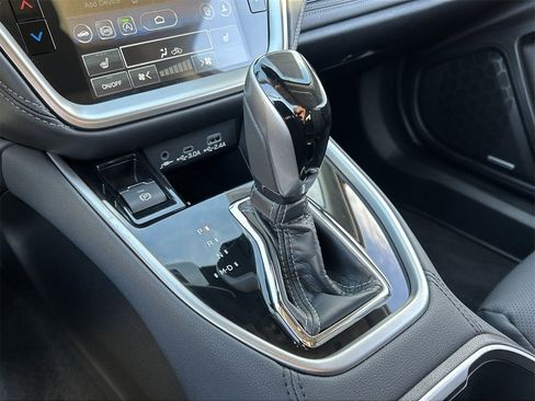 Certified 2025 Subaru Outback Limited image 27