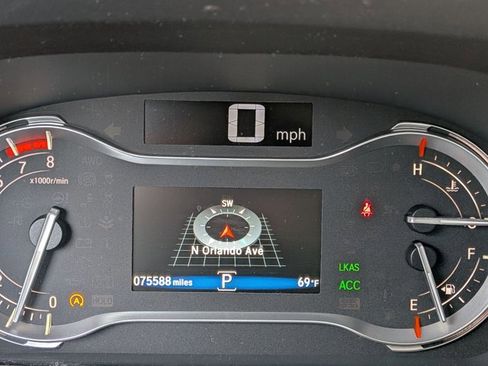 Used 2018 Honda Pilot Touring image 10