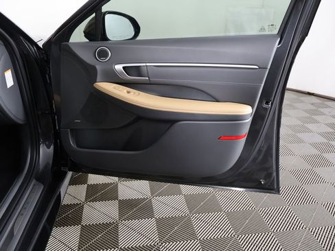 Used 2025 Hyundai Sonata Limited FWD image 28