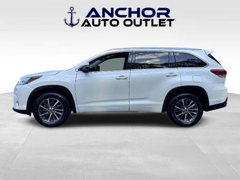 Used 2018 Toyota Highlander XLE FWD image 5