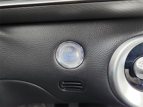 Used 2025 Genesis GV60 Advanced image 10