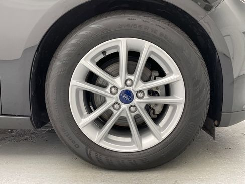 Used 2017 Ford Focus SE image 18