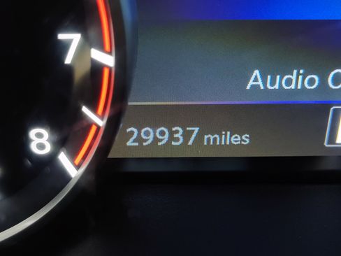 Used 2024 Nissan Murano SV FWD image 2