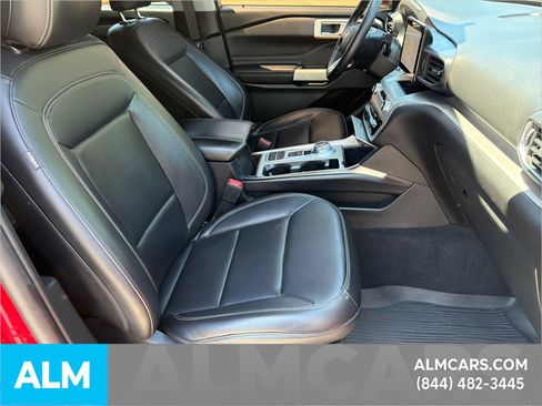 Used 2021 Ford Explorer XLT RWD image 15