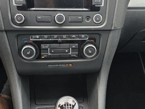 Used 2012 Volkswagen Golf R 4-Door image 25