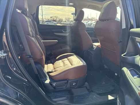Used 2019 Subaru Ascent Touring image 13