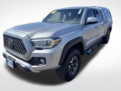 Used 2019 Toyota Tacoma TRD Off-Road w/ Technology Package AWD/4WD image 3
