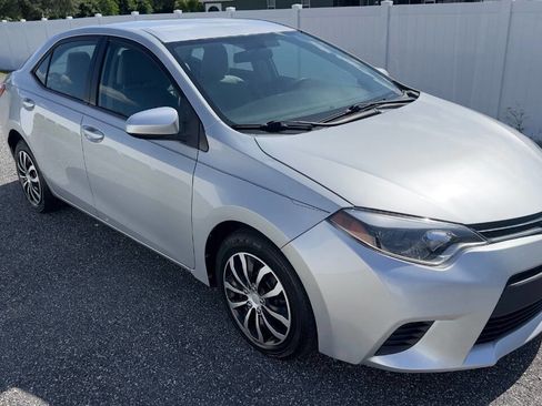 Used 2014 Toyota Corolla LE FWD image 3
