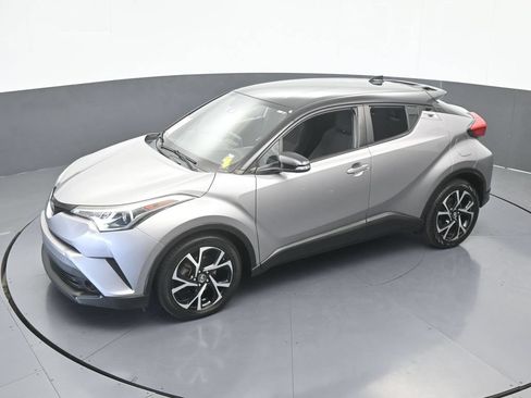 Used 2019 Toyota C-HR XLE FWD image 46