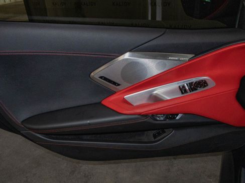 Used 2020 Chevrolet Corvette Stingray Preferred Cpe w/ 2LT Preferred Equipment Group RWD image 9