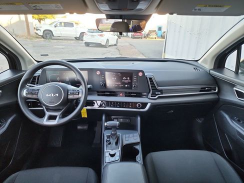 Used 2024 Kia Sportage LX image 17