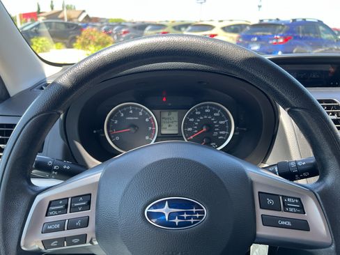 Used 2014 Subaru Forester 2.5i AWD/4WD image 11