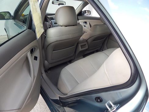 Used 2009 Toyota Camry LE image 14