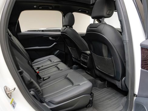 Used 2023 Audi Q7 2.0T Premium Plus w/ Premium Plus Package AWD/4WD image 40