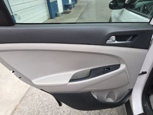 Used 2017 Hyundai Tucson SE w/ SE Popular Package 02 FWD image 18