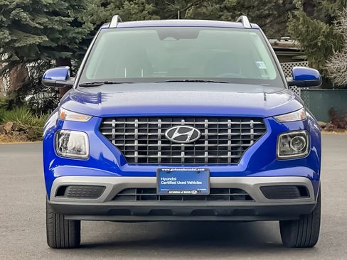 Certified 2025 Hyundai Venue SEL image 10
