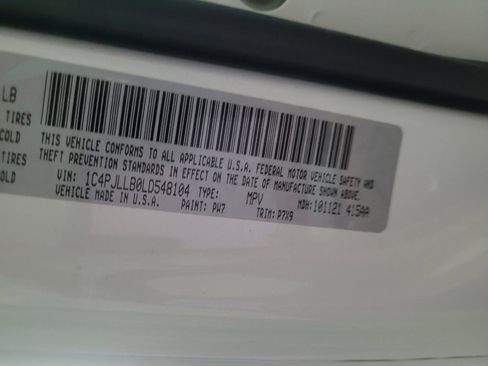 Used 2020 Jeep Cherokee Latitude Plus FWD image 33