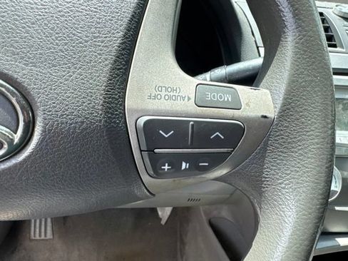 Used 2010 Toyota Camry LE FWD image 17