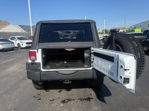 Used 2014 Jeep Wrangler Sahara w/ Trailer Tow Group AWD/4WD image 35