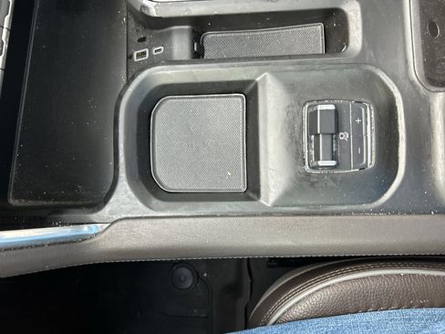 Used 2024 GMC Sierra 2500 Denali w/ Denali Reserve Package image 32