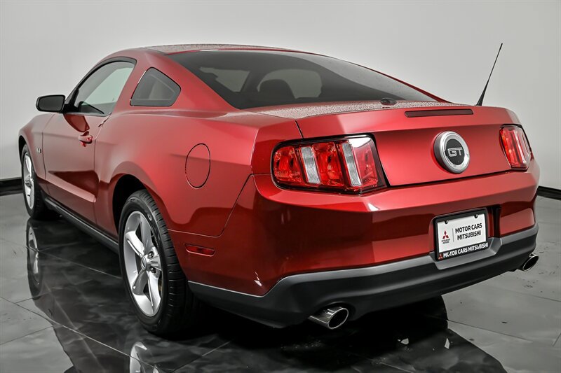 Used 2010 Ford Mustang GT RWD image 7