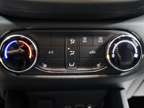 Used 2023 Chevrolet TrailBlazer LT FWD image 31