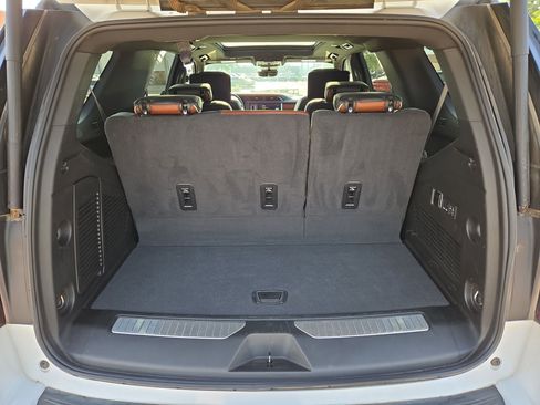 Used 2024 GMC Yukon Denali Ultimate image 12