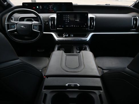 Used 2025 Ford Expedition Tremor AWD/4WD image 8