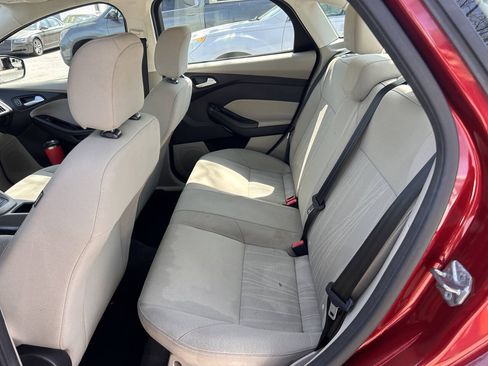 Used 2016 Ford Focus SE w/ SE Power Seat Package FWD image 6