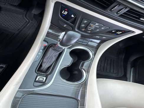 Used 2020 Buick Envision Essence FWD image 22