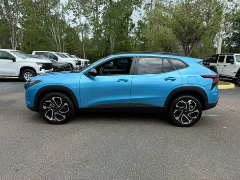 Used 2025 Chevrolet Trax RS w/ Sunroof Package image 2