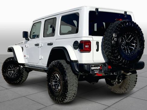Used 2024 Jeep Wrangler Unlimited Rubicon image 12