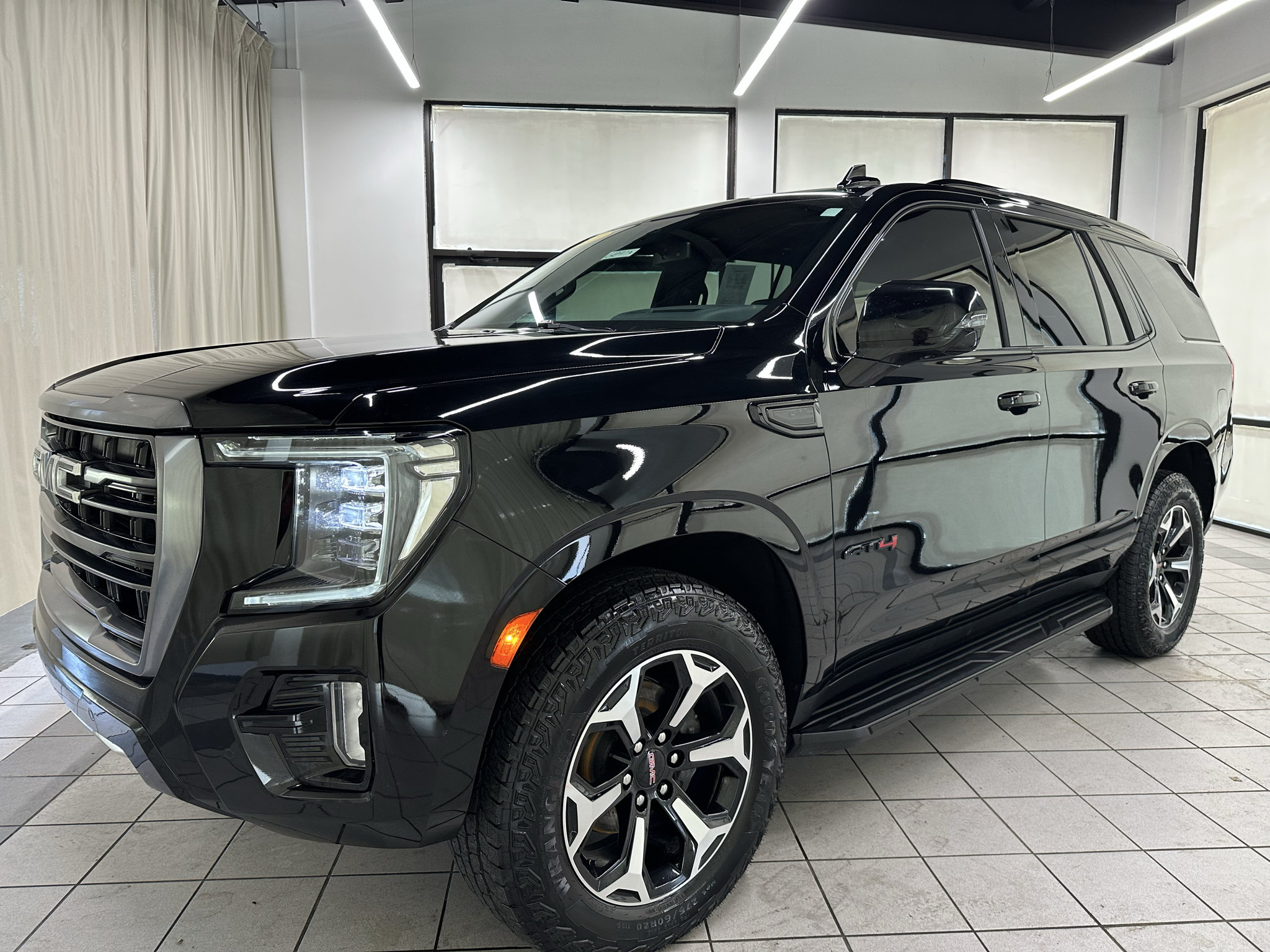 Certified 2023 GMC Yukon AT4 w/ Technology Package AWD/4WD image 13