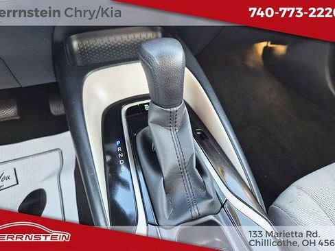 Used 2022 Toyota Corolla LE image 11