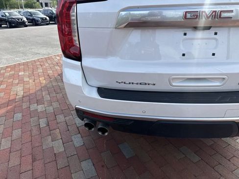Used 2024 GMC Yukon Denali w/ Denali Reserve Package image 8