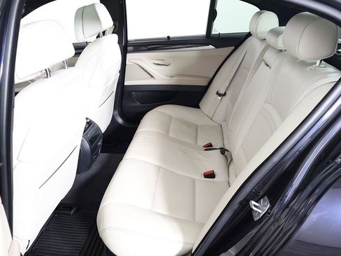 Used 2014 BMW 550i xDrive Sedan AWD/4WD image 38
