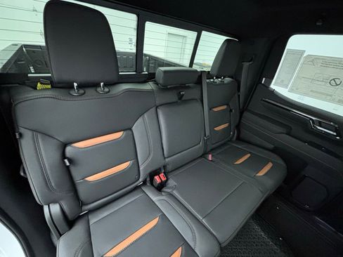 New 2025 GMC Sierra 1500 AT4 w/ AT4 Premium Package image 43