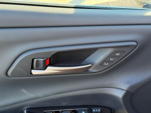 New 2025 Toyota Crown Signia image 14