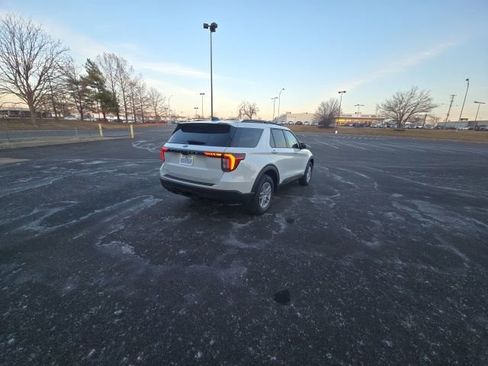 New 2026 Ford Explorer Active image 5