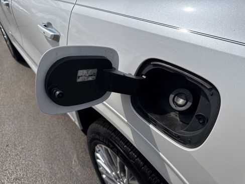 Used 2025 GMC Acadia Denali FWD image 20