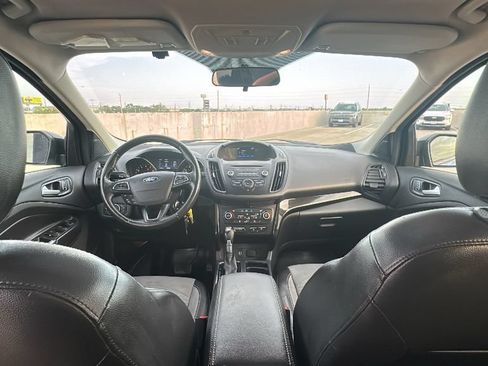 Used 2018 Ford Escape SE w/ SE Sport Appearance Package AWD/4WD image 29