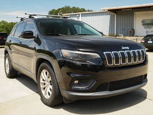 Used 2019 Jeep Cherokee Latitude w/ Popular Appearance Group FWD image 34