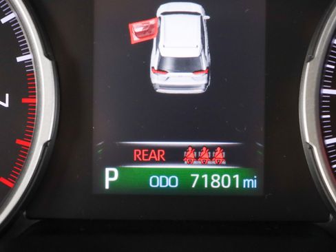 Used 2021 Toyota RAV4 XLE FWD image 16