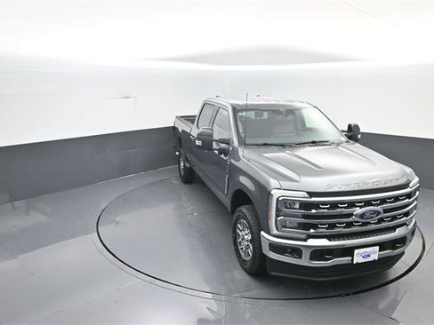 New 2026 Ford F250 Lariat w/ FX4 Off-Road Package image 16