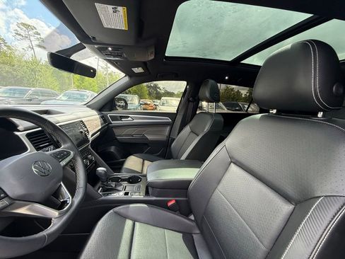Used 2022 Volkswagen Atlas Cross Sport SE w/ Panoramic Sunroof Package image 20
