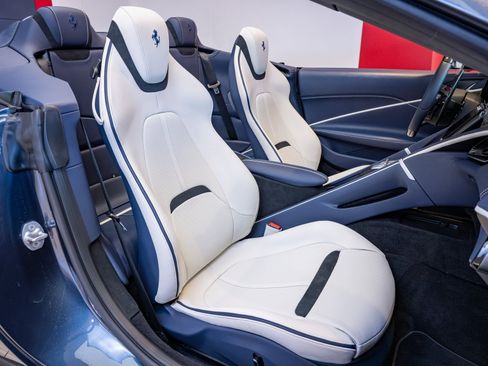 Used 2025 Ferrari Roma Spider image 21