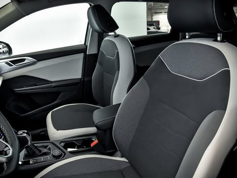 New 2026 Volkswagen Taos SE AWD/4WD image 7