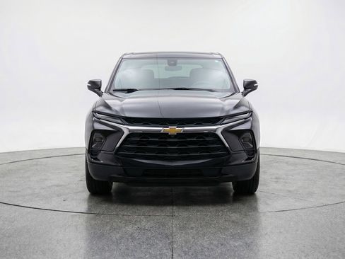 Used 2025 Chevrolet Blazer LT FWD image 2