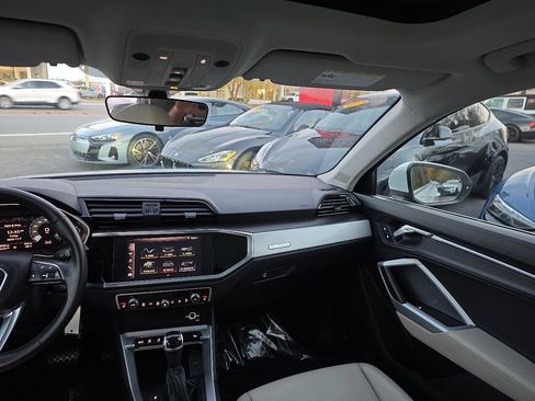 Used 2021 Audi Q3 2.0T Premium image 44
