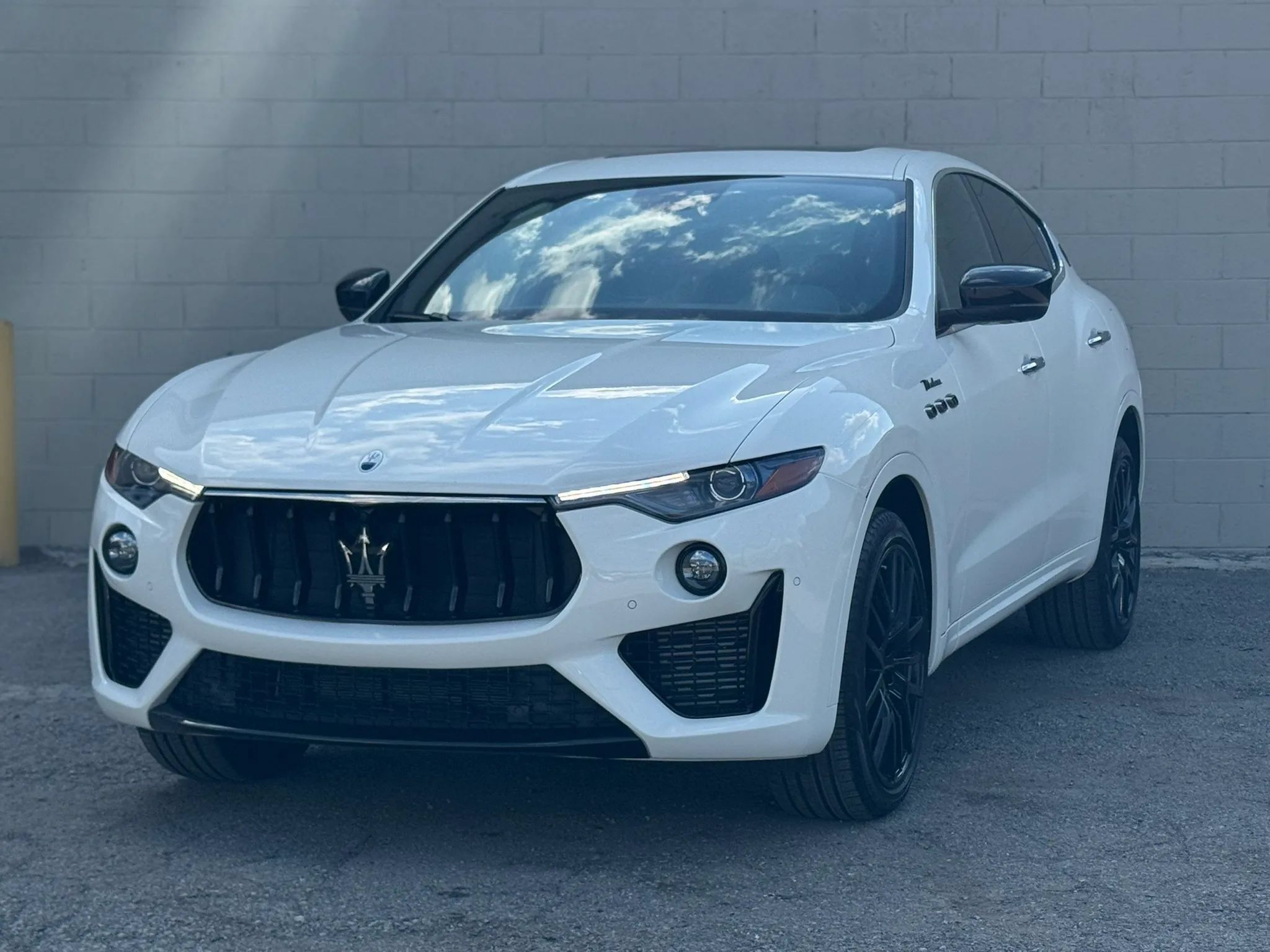 Used 2024 Maserati Levante Modena Ultima AWD/4WD image 1